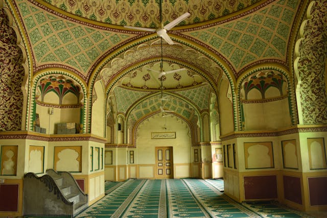 Lucknow Tour